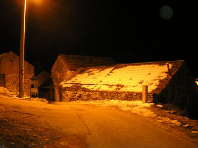 ulica ispred  Kikine konobe prema centru